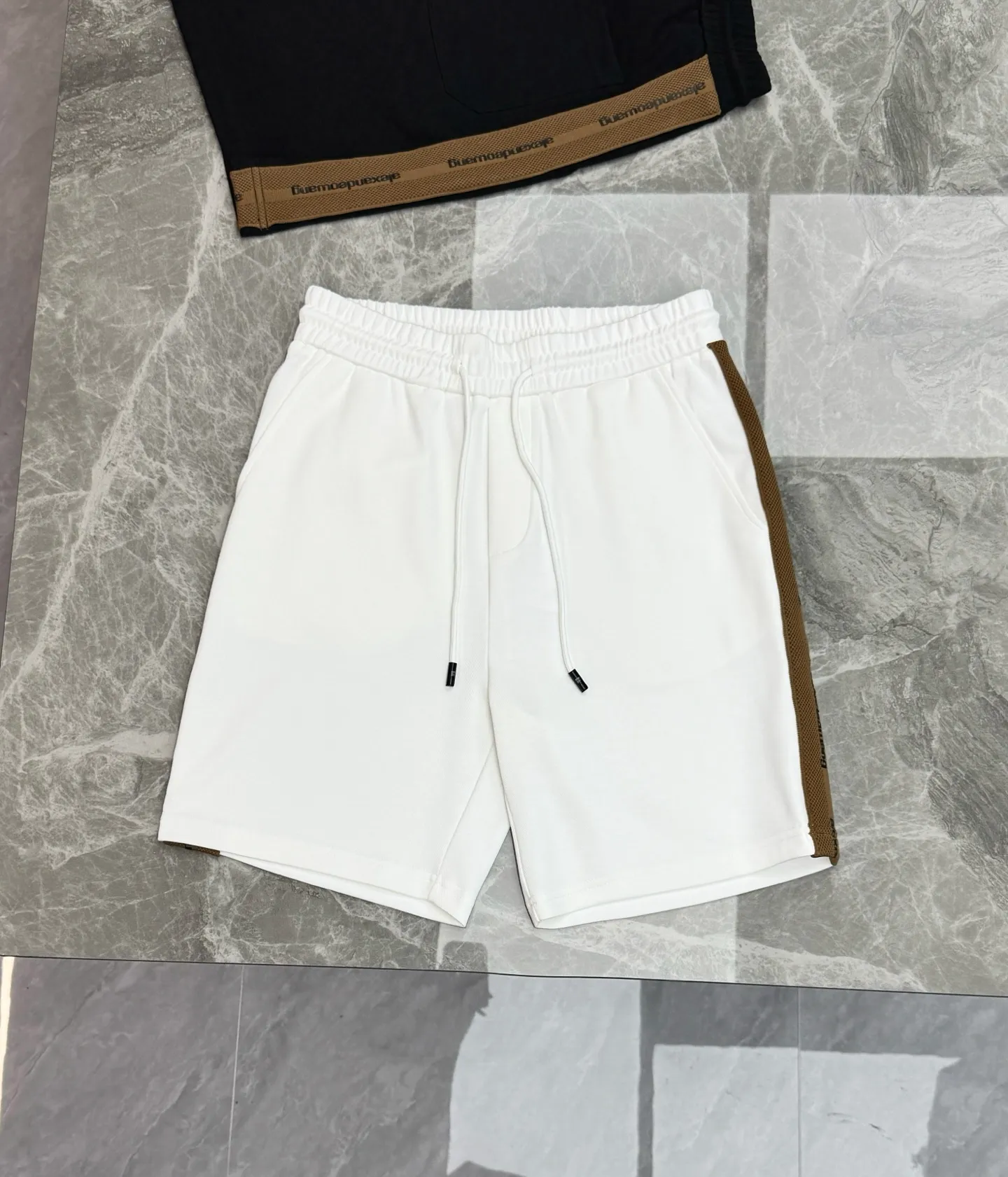 175。 190 ⚜️ Alexa*wang 26s ， Same Style❤️ . ！ ，Breathable ， OK。 ， ， . ， ， Sneakers、 ， get or ！ ！ ：Black.White.Sizes：M-3XL（S ） ❗️175/145 L